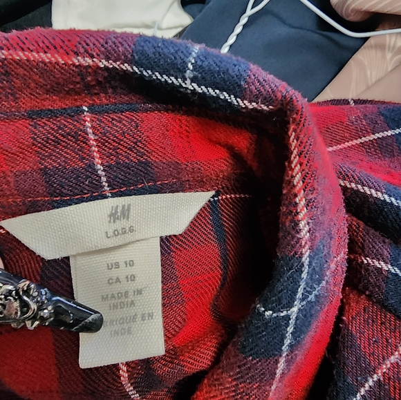 H&M oversize red plaid flannel button down shirt - Picture 6 of 6